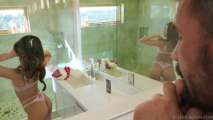 Xxlayna Marie gets messy facial from thick cock