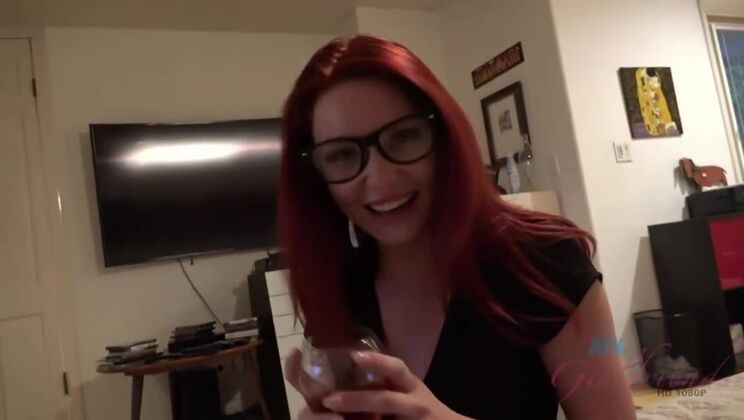 Lacy Lennon makes you cum with her soft feet