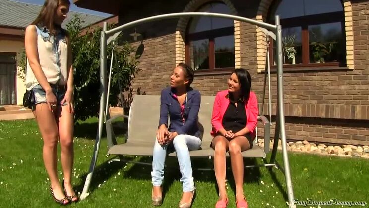 [Tainster] - Brunette Beauties Enjoy Outdoor Pissing - Vanessa Decker - Barra Brass - Bailey - Jenny De Lugo