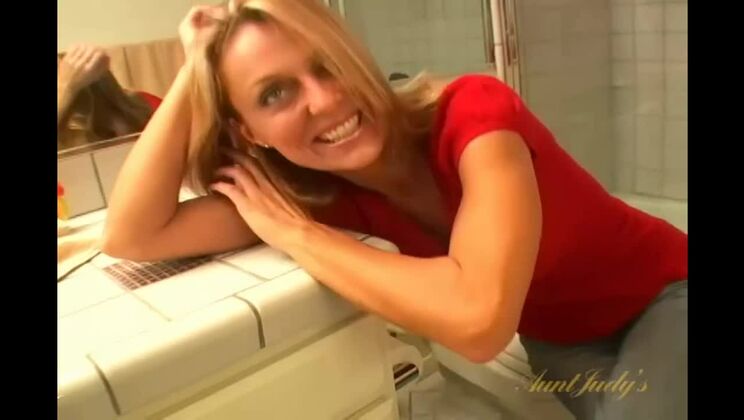 Hot water, hot pleasure: Brenda in the shower
