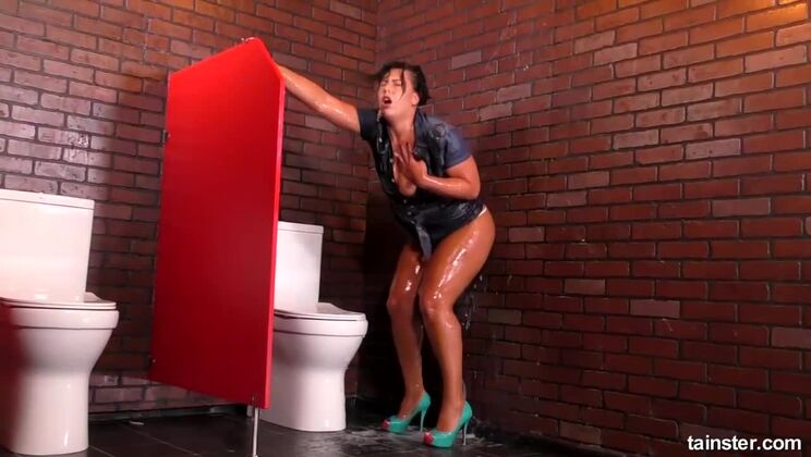 Gloryhole And Deepthroat Fun For Brunette Aisha Bahadur With Dildo