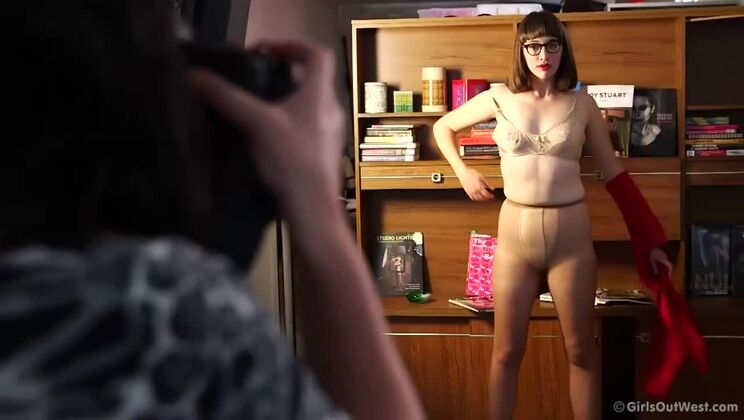 Sadie's Sexy Photoshoot - Behind The Scenes