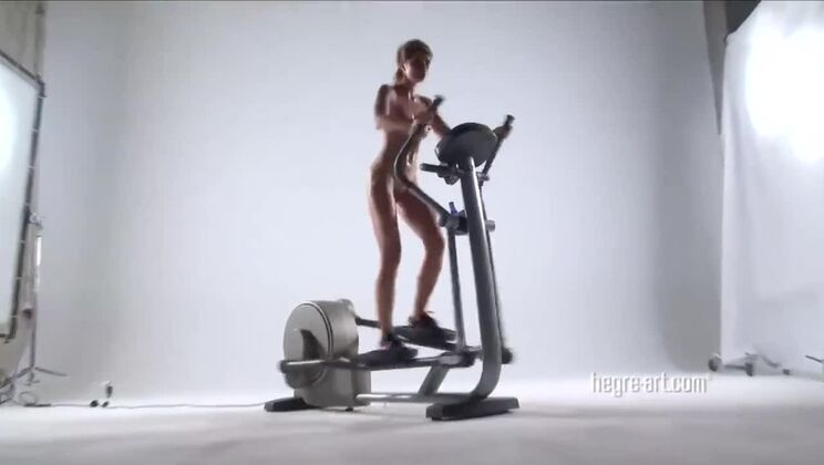 [Hegre] - Angie Gets Fit Solo Outdoors - Anna AJ