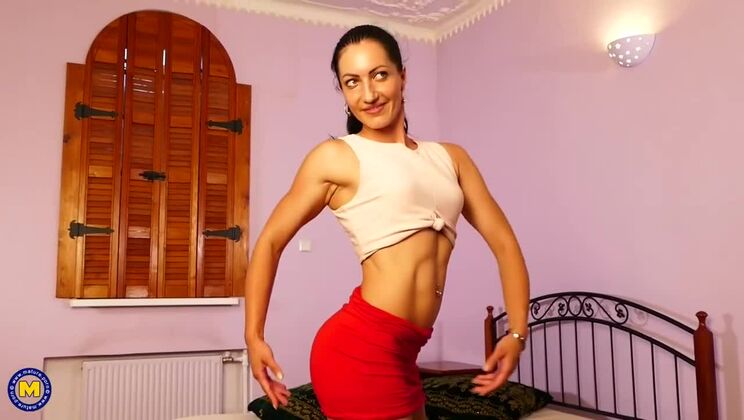 Giant toy for mom Jessica's pleasure!