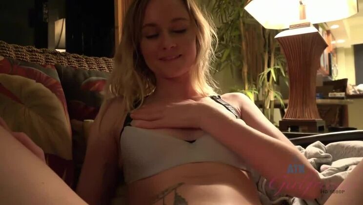 Kenzie Kai's Girlfriend Experience in Kauai!