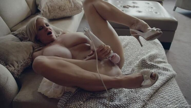 [KellyMadison] - Kelly Madison Enjoys Solo Play with Vibrators - Kelly Madison