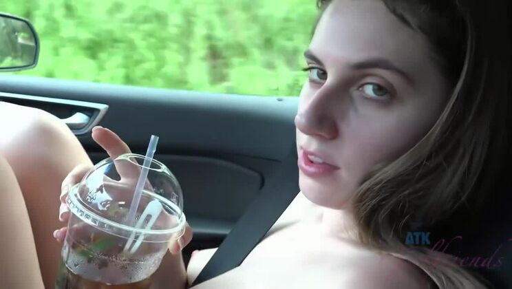 [ATKGirlfriends] - Niki Snow Amateur Beach Flash - Niki Snow