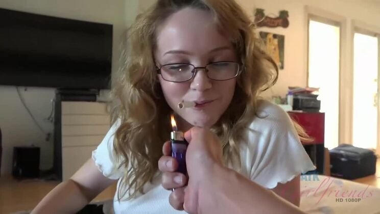 Nikole Nash - Naughty Amateur Footjob Fun