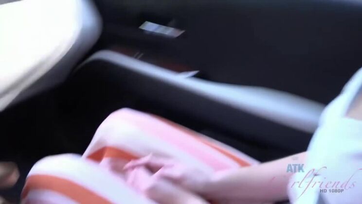 Natalia Queen: Exhibitionist and Proud of It Outdoors