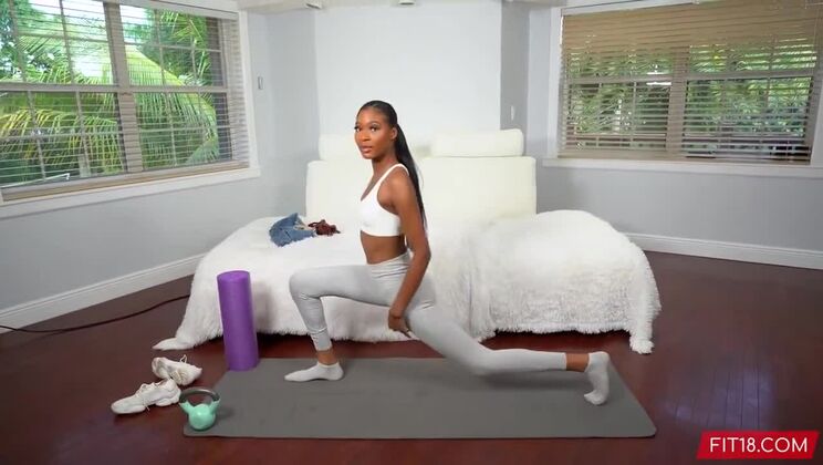 [Fit18] - Teen Isla Biza's Initial Shoot - Isla Biza