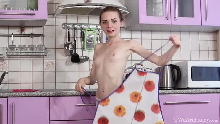 Alisa Chearry Amateur Lingerie Masturbates