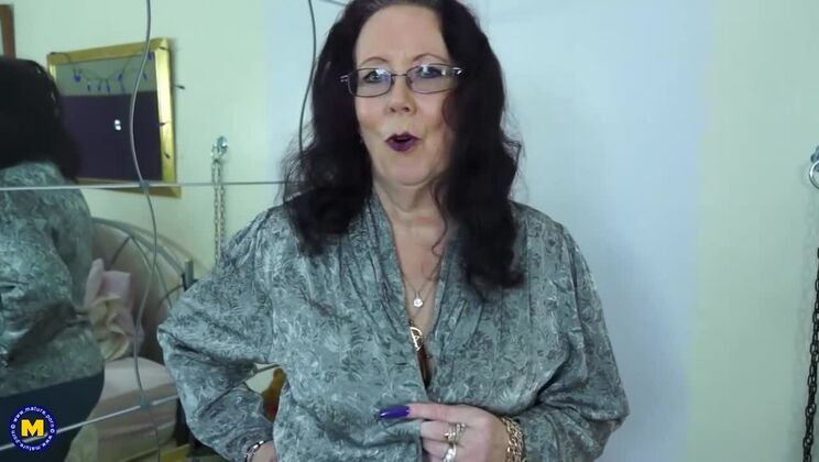 Zadi - Big Tits Mature Lady Solos