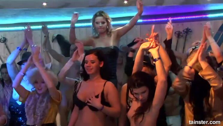 [Tainster] - Deepthroat and Cumshot: Winter Wonderbang Part 6 Featuring Mia Blond