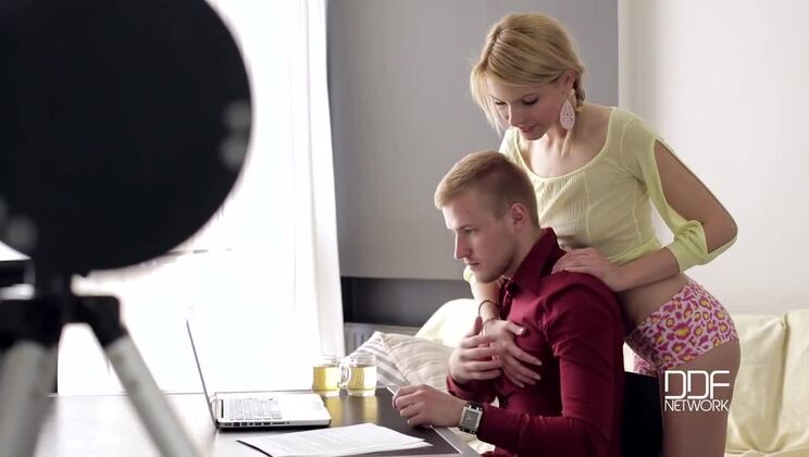 [HandsOnHardcore] - European Babe Karina Grand Seduces Boyfriend with Facial - Lana Roberts