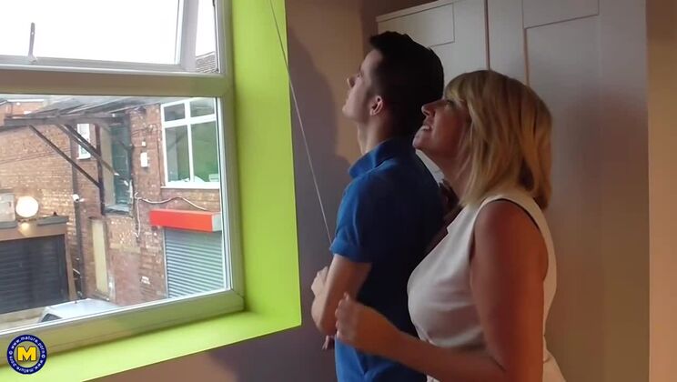 British Amy's Mature and Seductive Sex