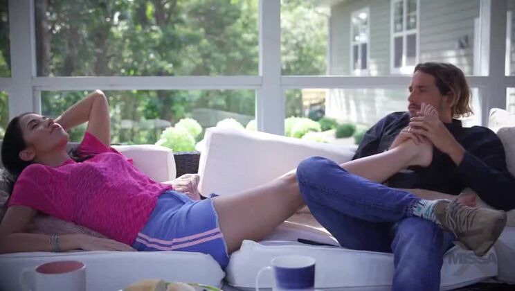 Alex Coal's Virginity Ends with Tyler Nixon