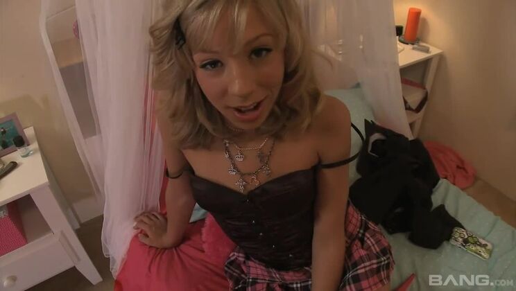 Blonde Chastity Lynn Takes Cum on Her Face in POV