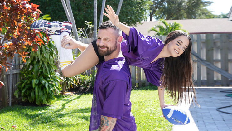 [ExxxtraSmall] - Sergeant Miles and Freya's Halftime