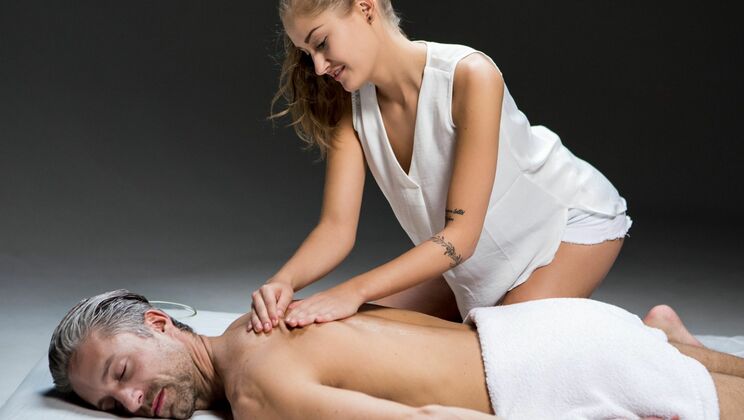 [Joymii] - Massage Ends with Double Cum on Tiffany's Blonde Hair - Lutro - Tiffany Tatum