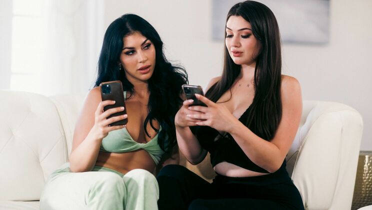 [Mommy'sGirl] - Fingering and Kissing with Brunette - Alyx Star - Queenie Sateen