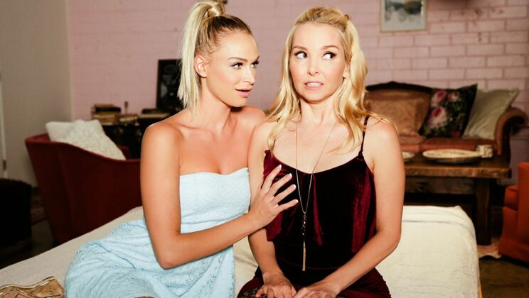 [Mommy'sGirl] - Mom's Lesbian Stepmom Job with Natural Tits - Emma Hix - Aaliyah Love