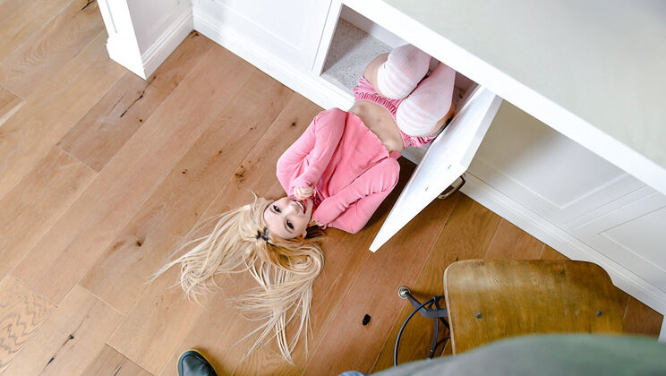 [ExxxtraSmall] - Flexible Teenager Kenzie Reeves Performs - Kenzie Reeves - Romeo Price