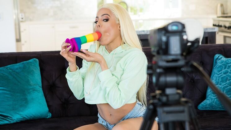 [Brazzers] - Luna Star's Ultimate Sex Toy Experience - Luna Star - Markus Dupree