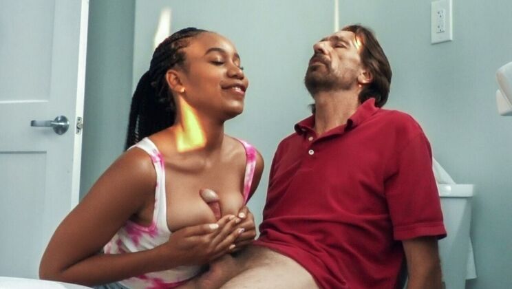 [Brazzers] - Jenna Foxx’s Athletic Body - Spy Sex with Voyeur & Bathroom Action - Jenna Foxx - Steve Holmes