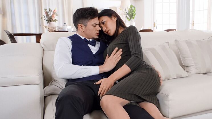 [Brazzers] -  Spooning and Fucking with Rae Lil Black 