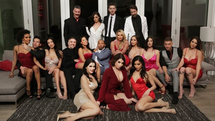 [Brazzers] - Desiree Dulce's Doggystyle on Valentine's Day