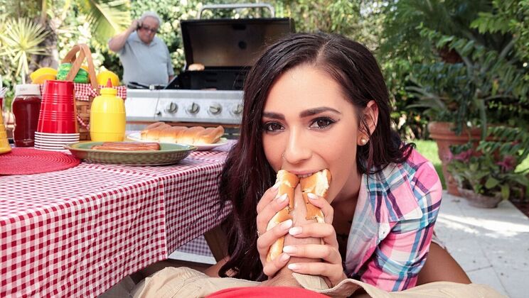 [SneakySex] - Doggystyle in the Park with Duncan Saint - Jaye Summers - Duncan Saint