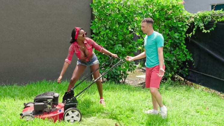 [MilfHunter] - Shaved Latina MILF Gets a Cumshot