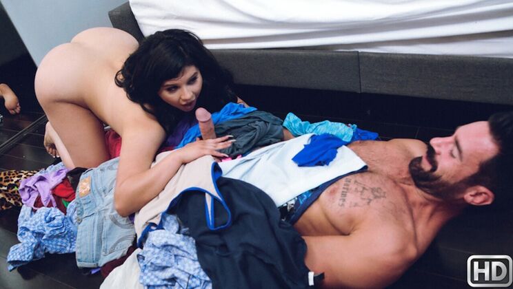 [MonsterCurves] - Missionary and Cowgirl Sex with Charles Dera - Charles Dera - AliceafterDark