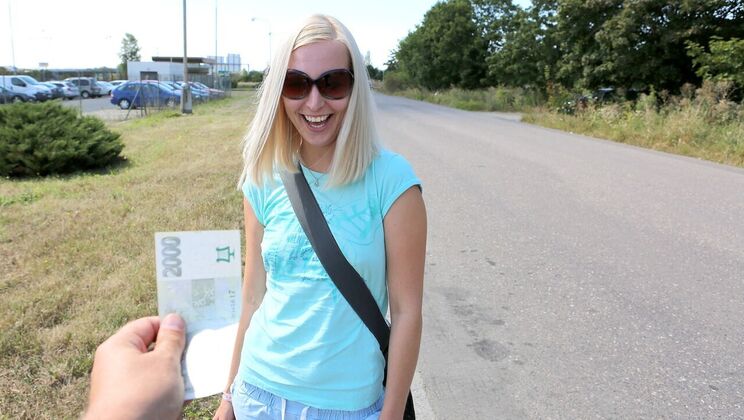 Blonde Outdoor POV Creampie