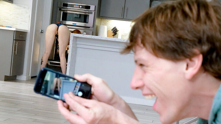 [GingerPatch] - Creepshots of Ginger Redhead Mom - Rion King - Lauren Phillips