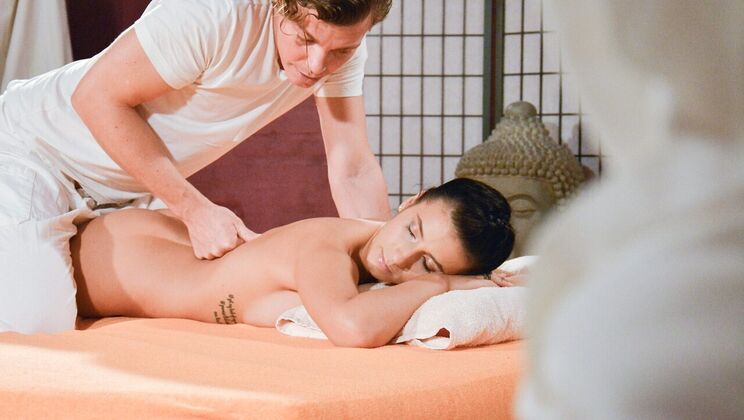 [MassageRooms] - Romanian Babe's Erotic Massage and Sex - Nelly Kent - Ricky Rascal