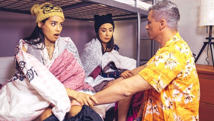 [FakeHostel] - Threesome Slot Play - Andreina DeLuxe - Steve Q - Freya Dee