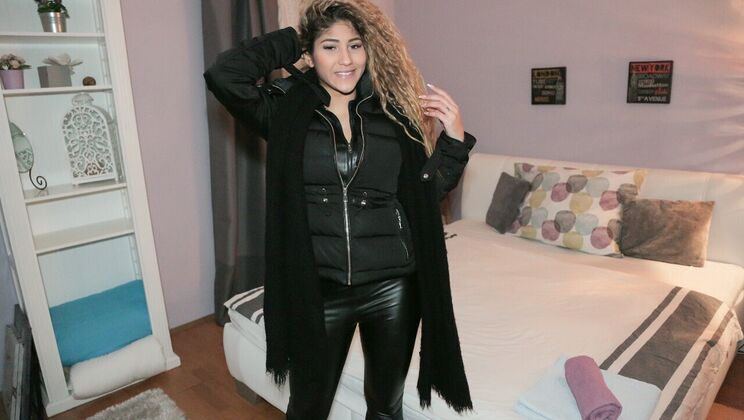 [PublicAgent] - POV Hotel Sex with Busty Latina Venus Afrodita - Venus Afrodita - Thomas Salek