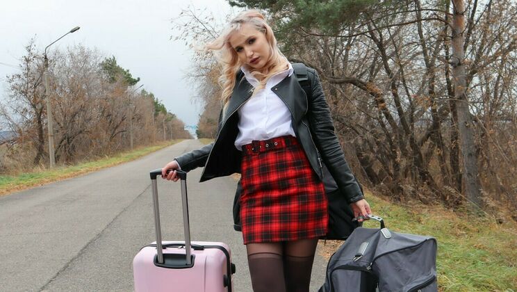 [StrandedTeens] - After Being Ditched, Teen Gets Fucked - Stacy Starando - Alan Freeman