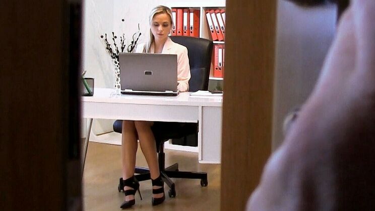 [PervsOnPatrol] - Czech Blonde Fucked Hard in Office - Cristal Caitlin