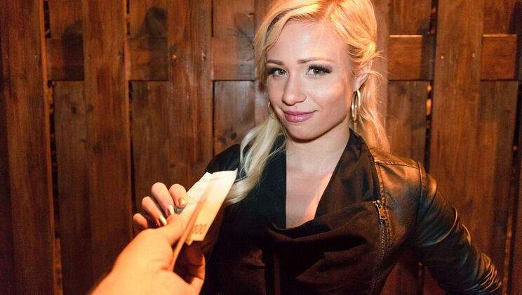 [PublicAgent] - Public Sex with Gabi Gold and Thomas Hyka