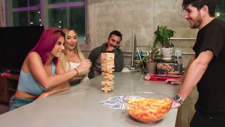 [WeLiveTogether] - Callie Brooks and Roxie Sinner - Blonde Bombshells - Callie Brooks - Roxie Sinner