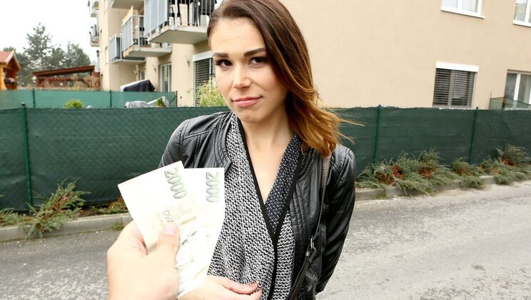 Wet Pussy Gets Creampie in Car Backseat