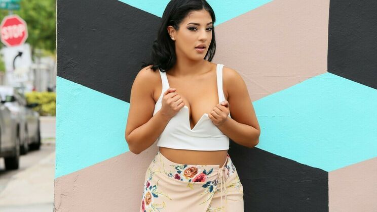 [PublicPickups] - Public Blowjob Encounter - Oliver Flynn - Kosame Dash