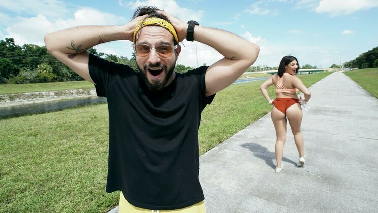 Outdoor Amateur Sex with Big Ass and Big Tits