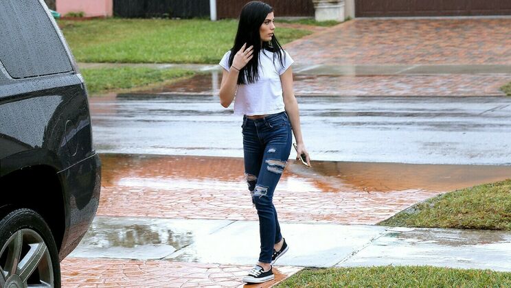 [StrandedTeens] - Married Woman Gets Fucked by Big Cock - jmac - Sadie Blake