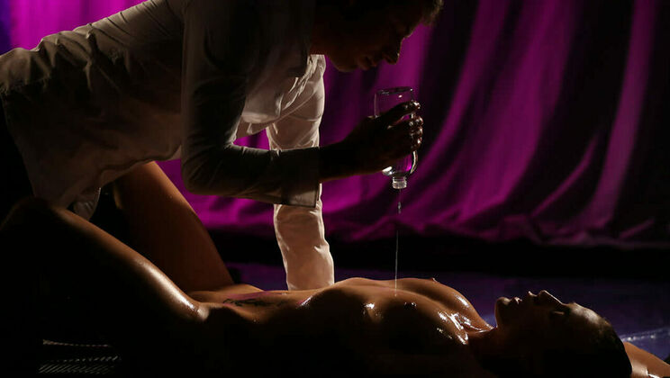 [SinfulXXX] - Handjob and Fingering during Nicole Love's Massage