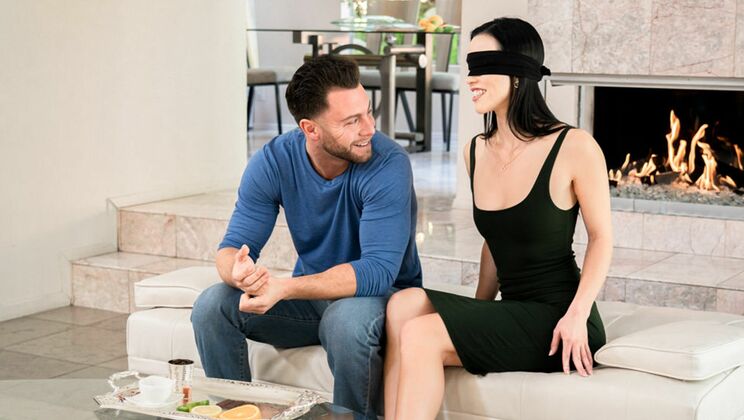 [EroticaX] - Diana's Shaved Pussy Gets Attention - Seth Gamble - Diana Grace