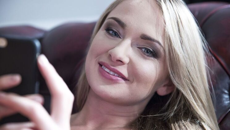 [Oldje] - Blonde Bombshell Begs for Hard Sex - Ivana Sugar - Phillipe