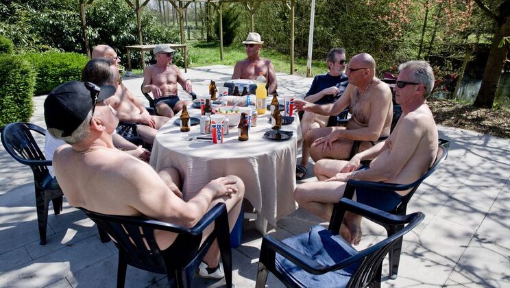 [Oldje] - Old and Young in Gangbang Sex Party - John - Anita Berlusconi - David - Hugo - Jan - Jean Claude - Victor - Nico - Francis